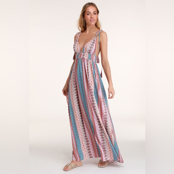 ‼️SOLD‼️ NWT Lulu’s Boho Plunge Maxi Dress Size S - Picture 8 of 11